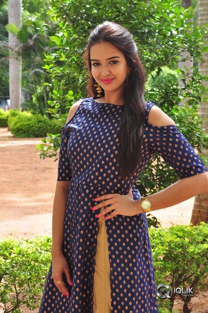Poojitha-Ponnada-At-Darshakudu-Movie-Press-Meet